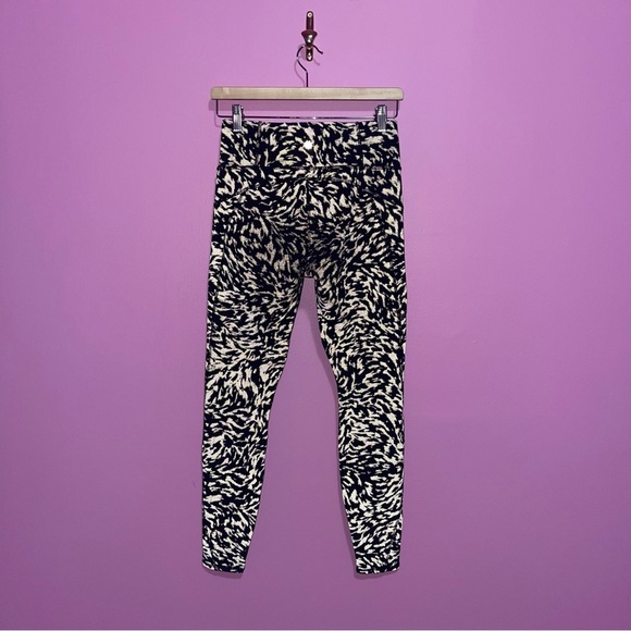 Athleta Leggings‎ Women’s Size Small Black Lynx Rainier Printed Tight Reflective - Picture 12 of 13